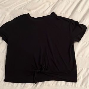 Black cropped tshirt